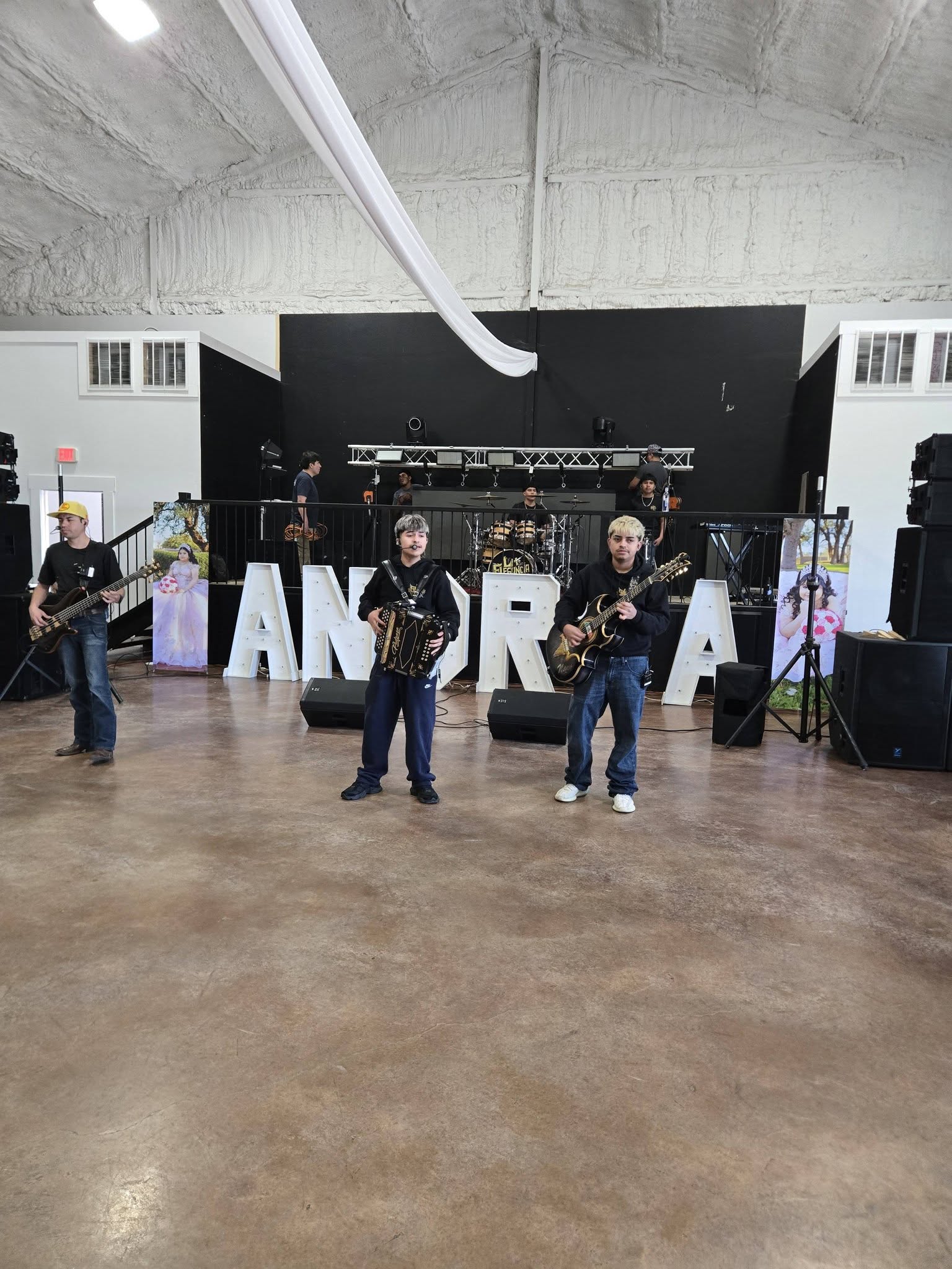 XV Años Texas — La Elegancia